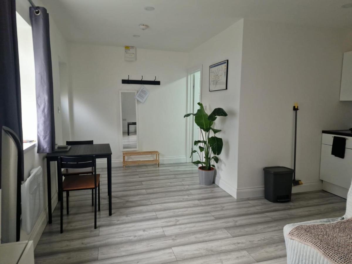 Pad Apartment *