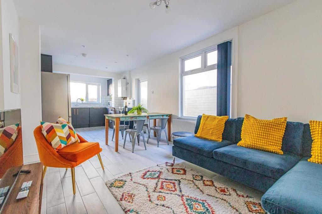 New Stylish 5bd, 5min From Town *