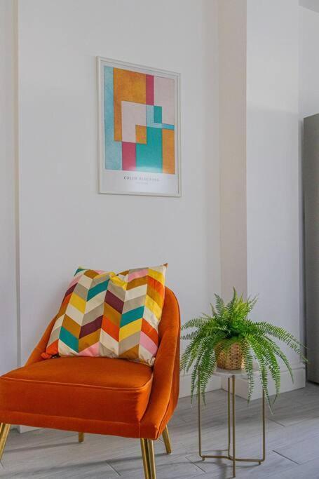 New Stylish 5bd, 5min From Town * Cardiff