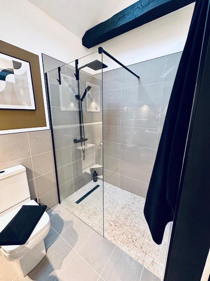 Luxury Self-contained Suite. Cardiff
