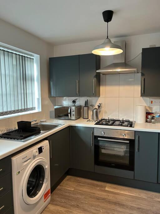 Apartment Charming Home, Walking Distance To Bay And Centre With Parking Cardiff