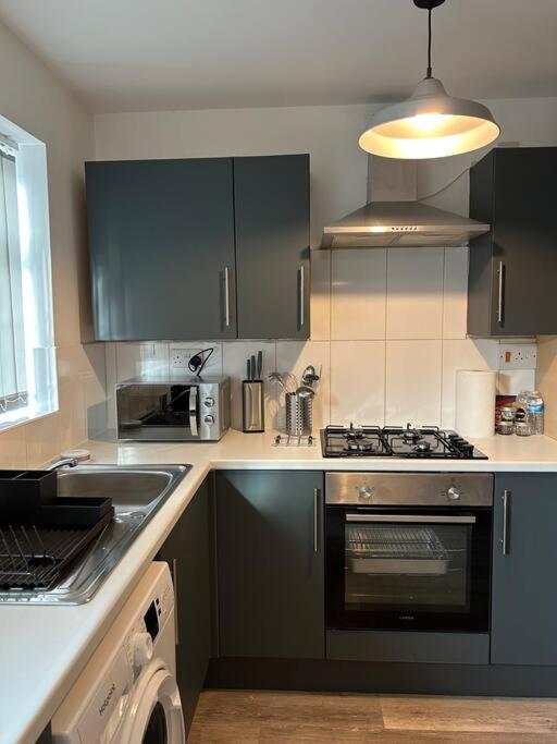 Apartment Charming Home, Walking Distance To Bay And Centre With Parking