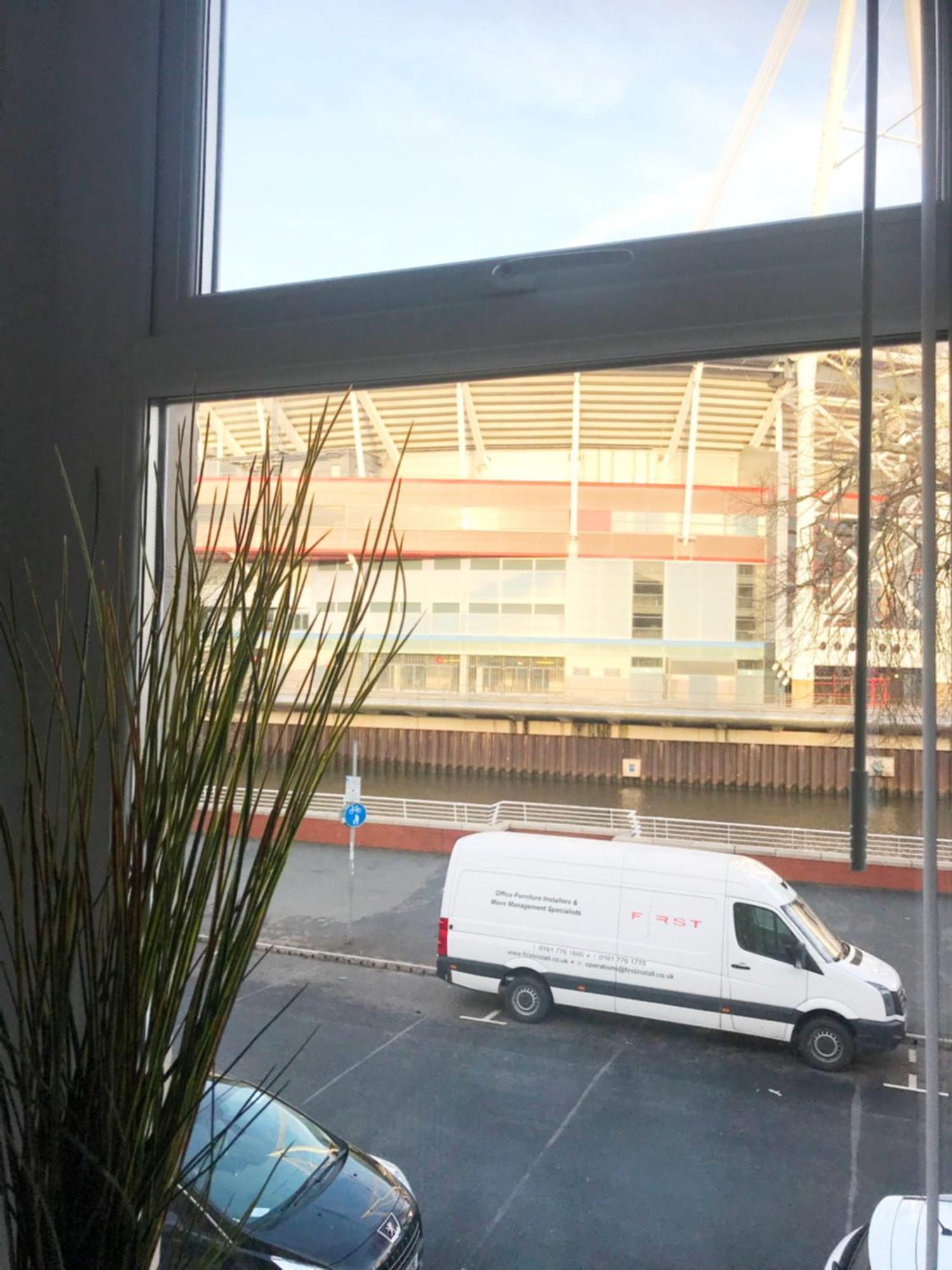 1 Fitzhamon Embankment Opposite Principality Stadium - Long Offer Apartment