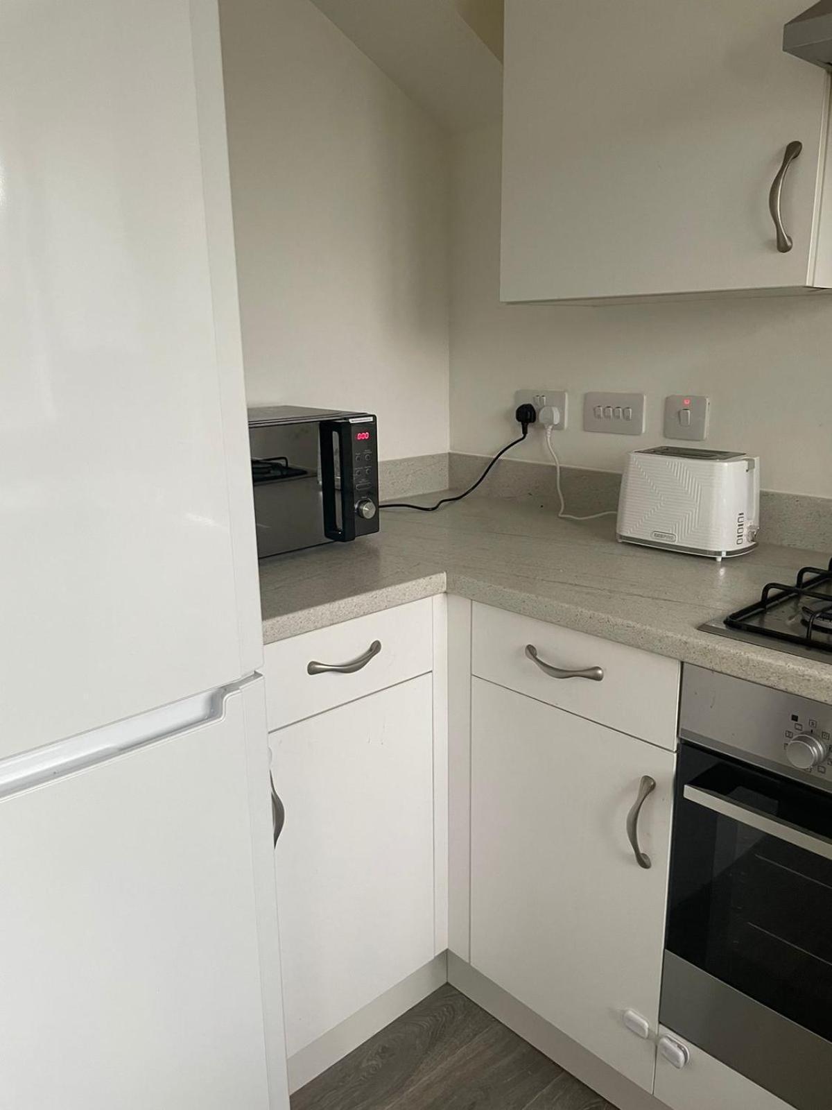 Guest house St Mellons - Close To A48 And M4 Cardiff