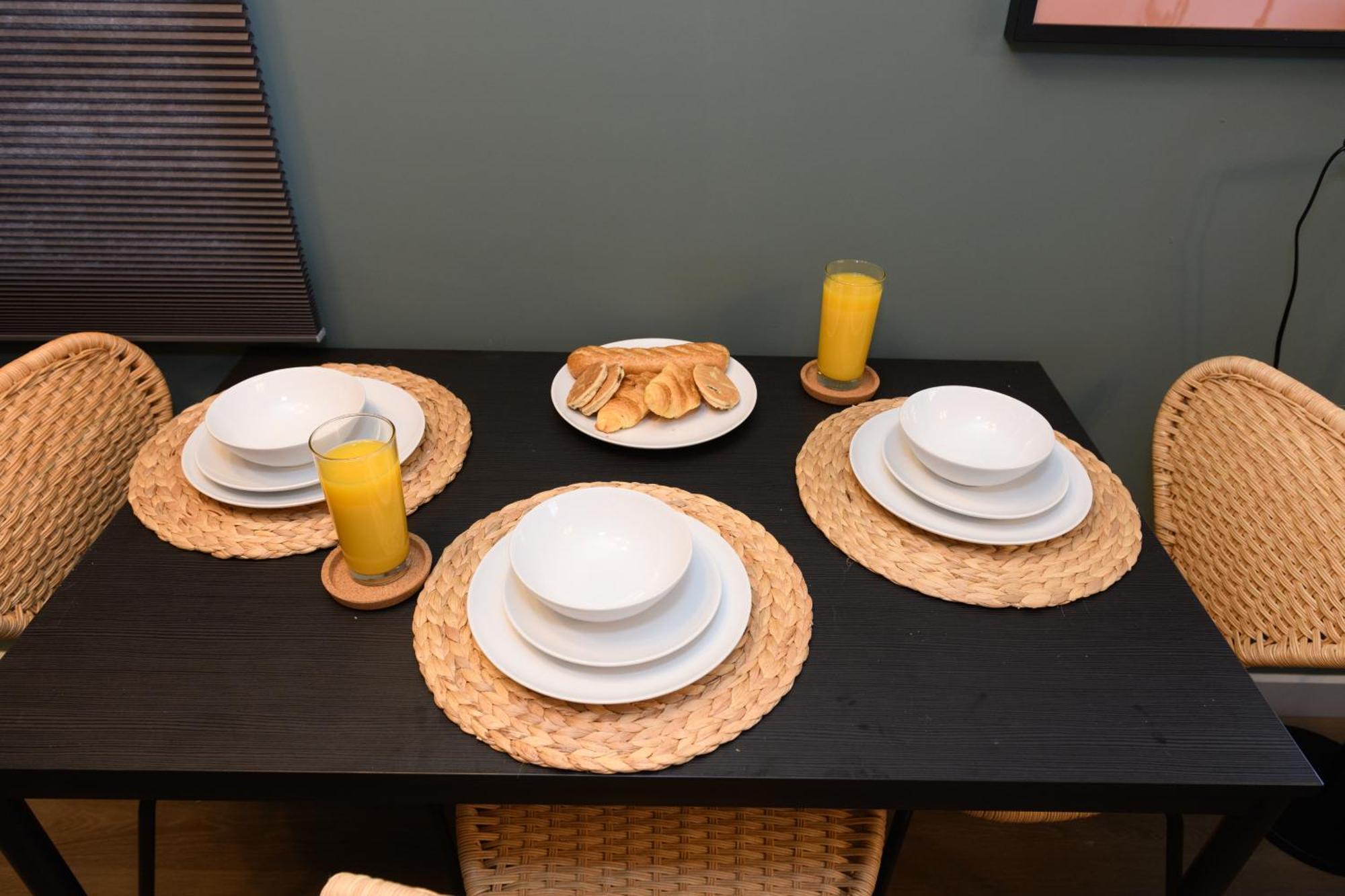 Benjamin By Koya Homes - 3 Double Bedroom Apartment, Centre, Free Parking * Cardiff