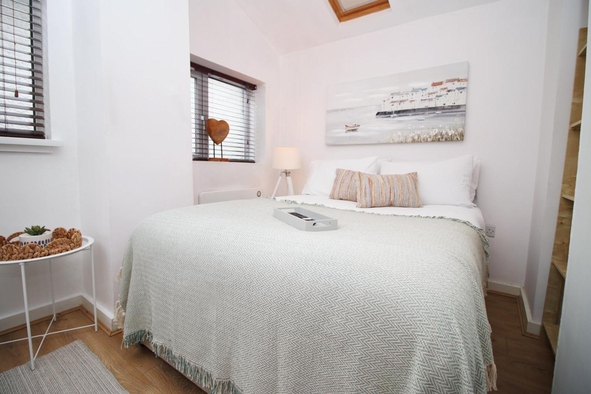 Apartment Coastal Penarth Dream! Close To Superb Location Near Bars And Restaurants! Dog Friendly And Welcome Breakfast Pack! *