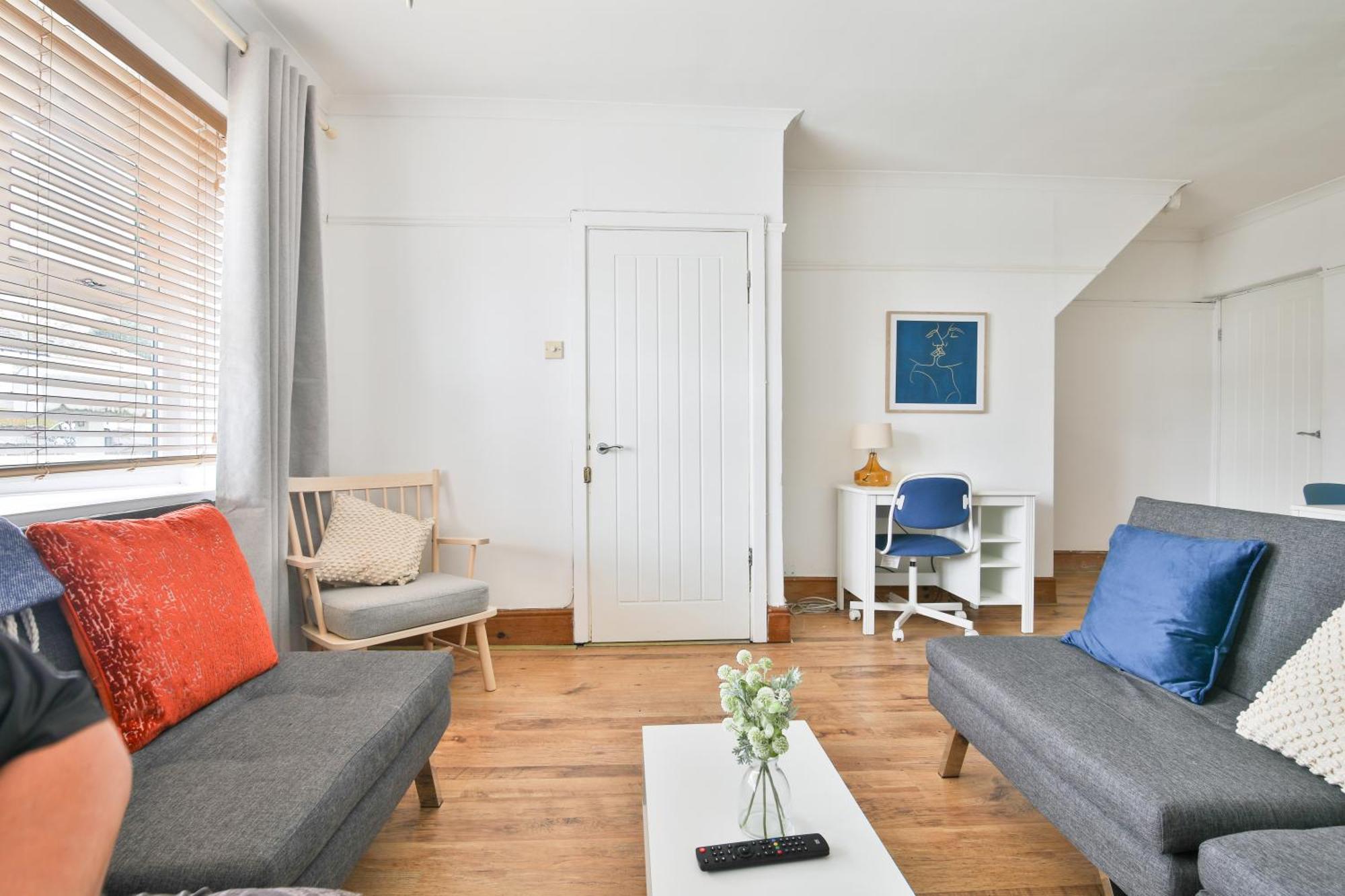 Stayright Homely 3 Bedroom House In Vibrant Whitchurch Cardiff