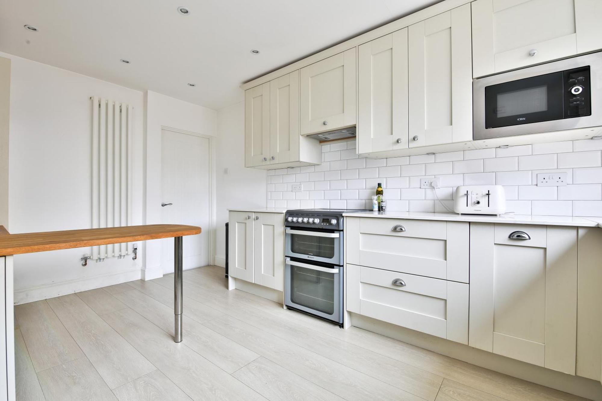 Stayright Homely 3 Bedroom House In Vibrant Whitchurch * Cardiff