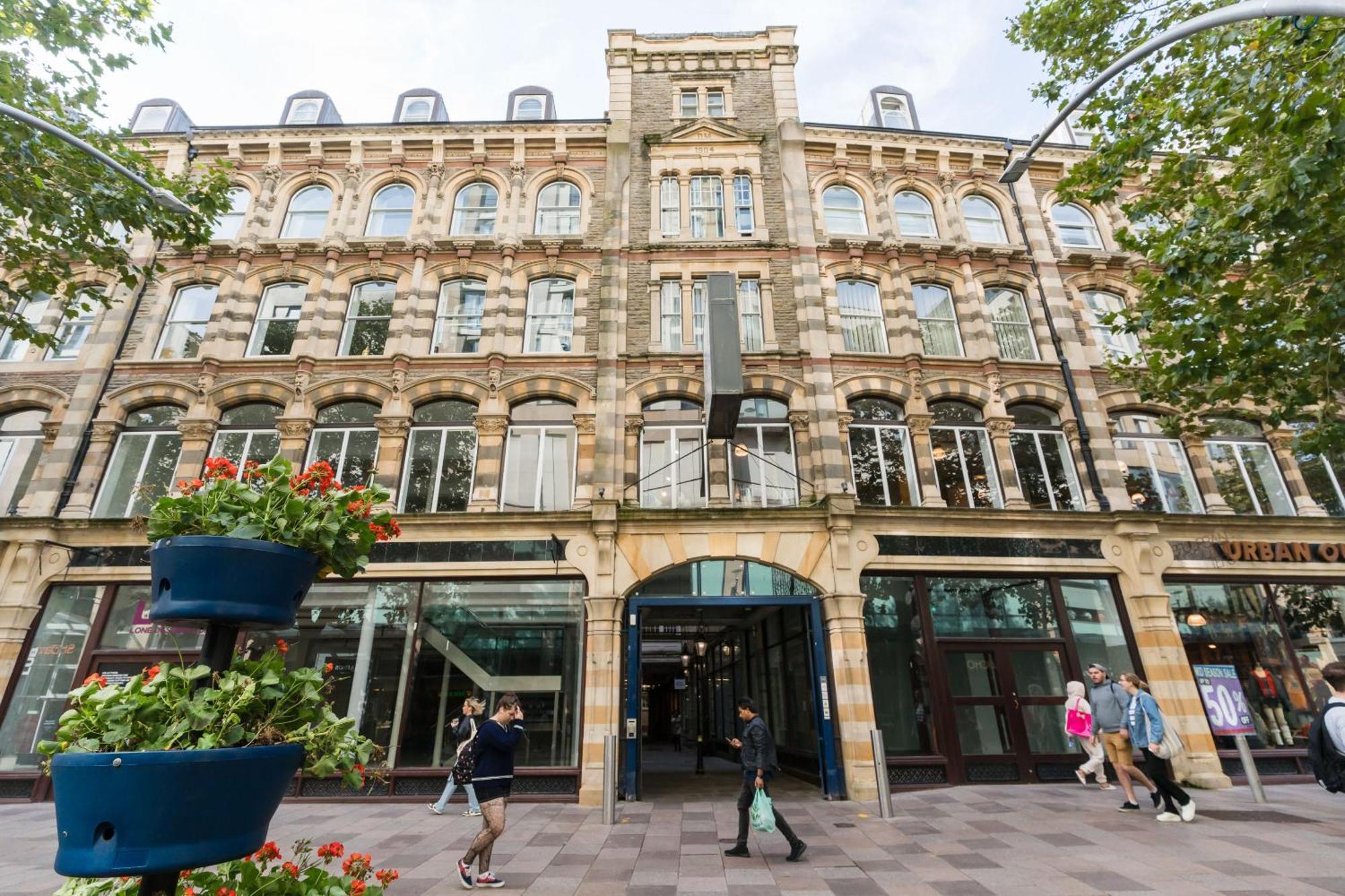 Apartment In The Heart Of Centre Cardiff