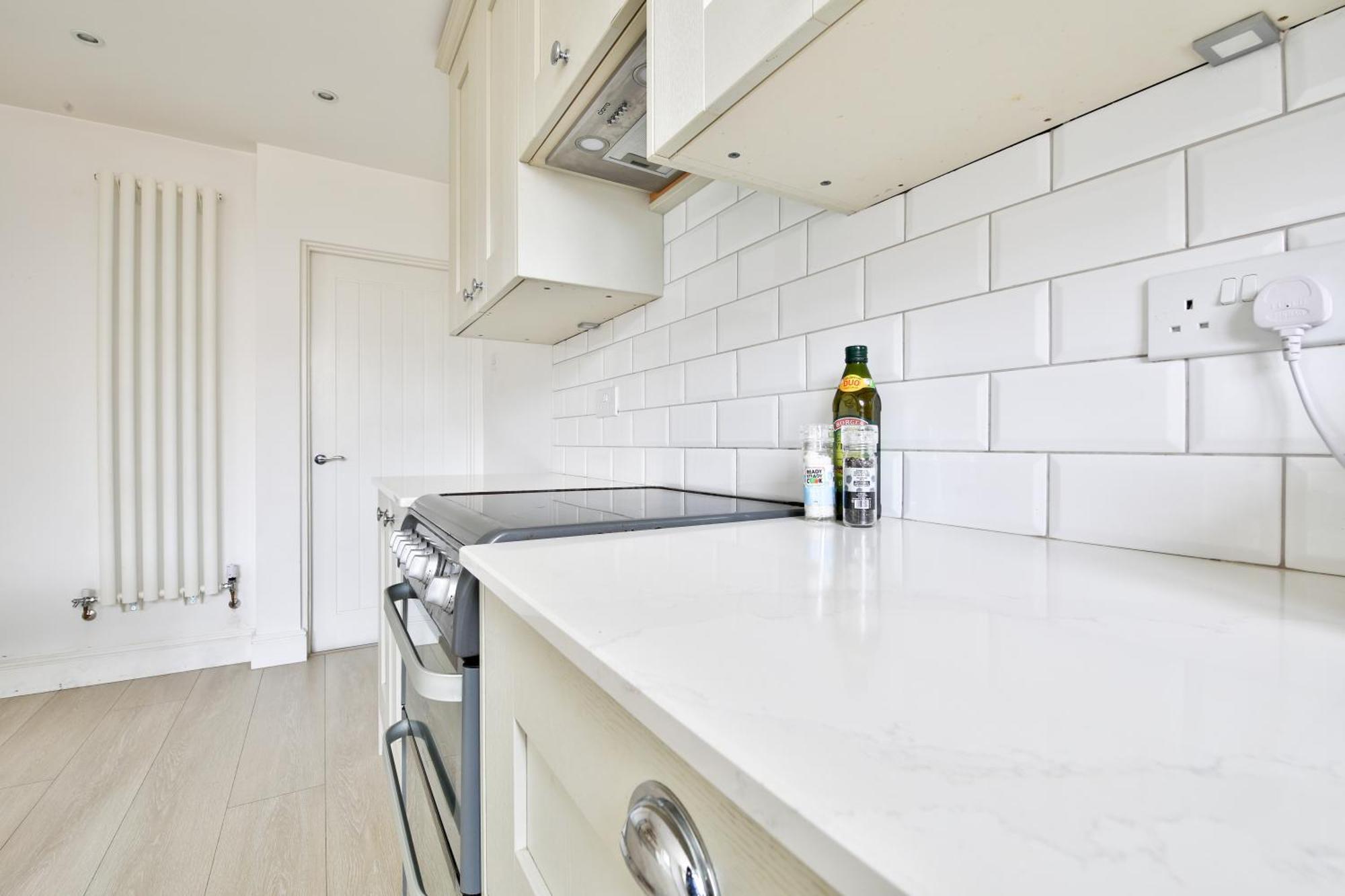 Stayright Homely 3 Bedroom House In Vibrant Whitchurch Holiday home