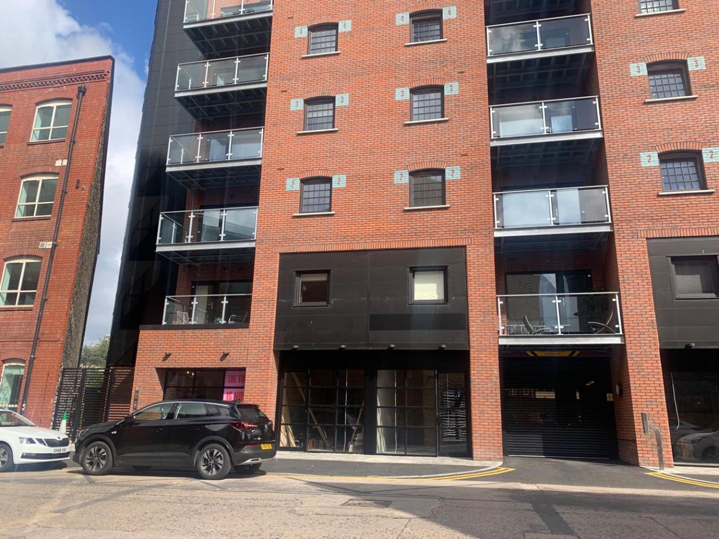 New In Centre & Close To Stadiums *