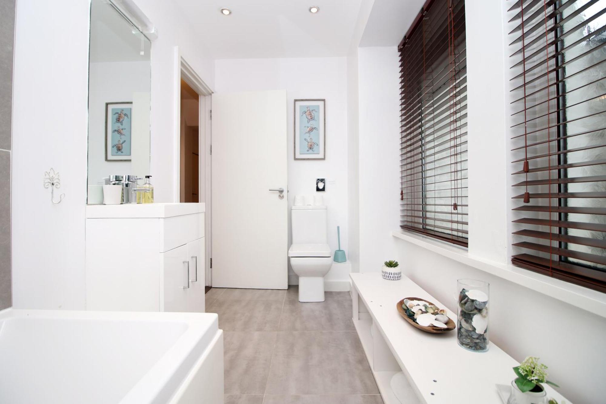 Apartment Coastal Penarth Dream! Close To Superb Location Near Bars And Restaurants! Dog Friendly And Welcome Breakfast Pack! *