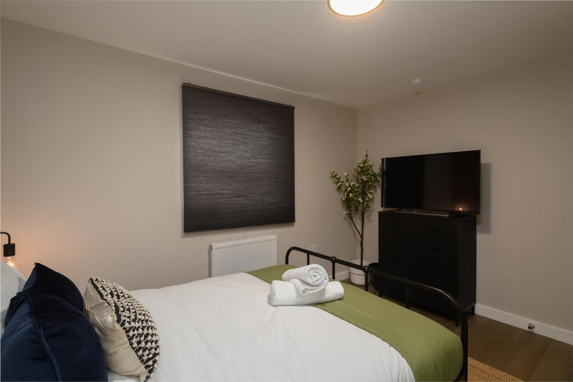 Benjamin By Koya Homes - 3 Double Bedroom Apartment, Centre, Free Parking Guest house