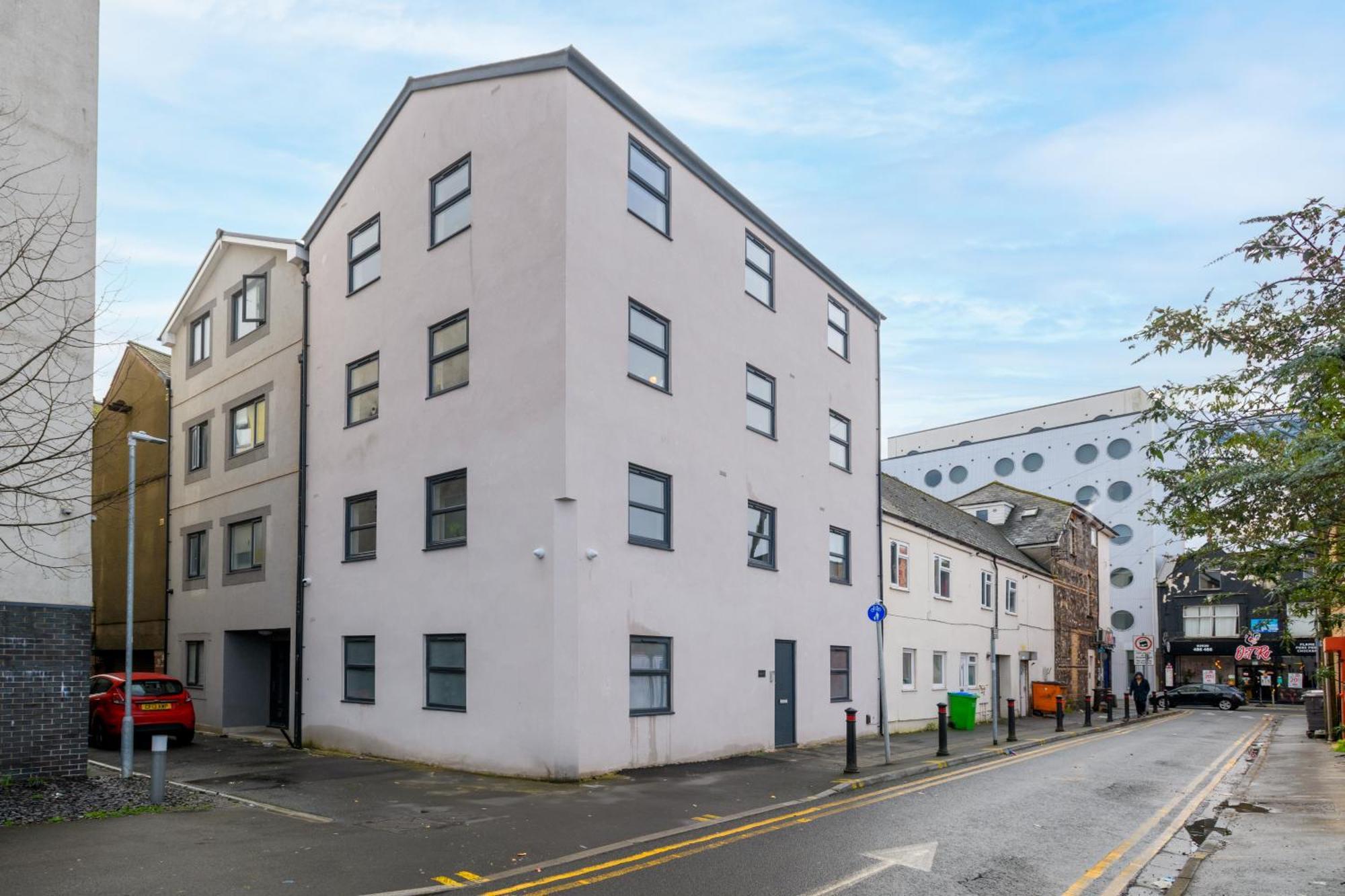 Benjamin By Koya Homes - 3 Double Bedroom Apartment, Centre, Free Parking Guest house