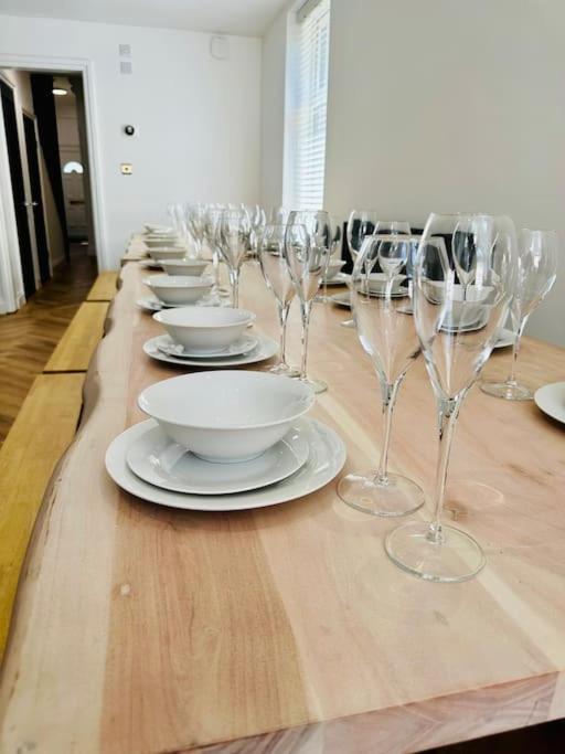 Holiday home Social - No 1 For Large Groups
