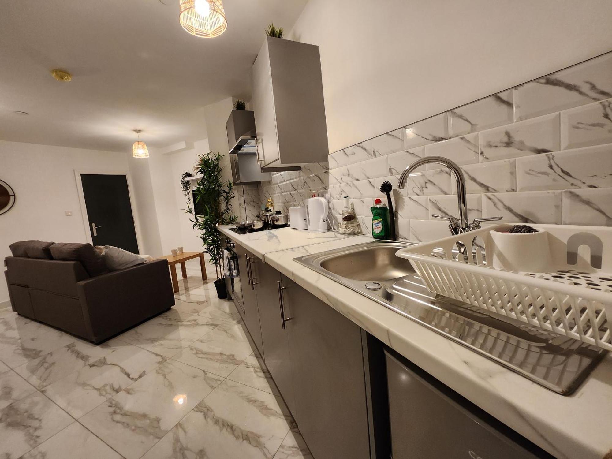 Apartment Flat 1 - 10 Min To Centre By Property Promise *