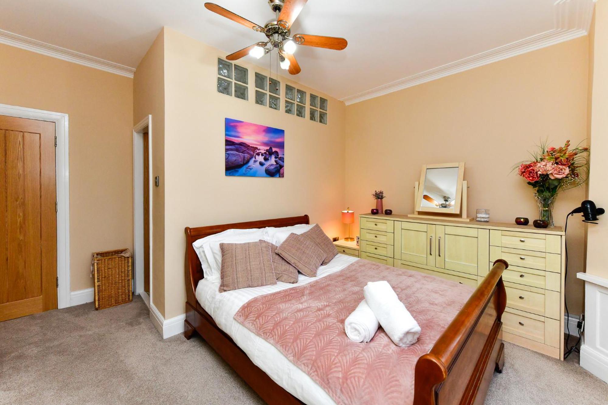 Bliss Escape - Free Parking And Family-sized Comfort