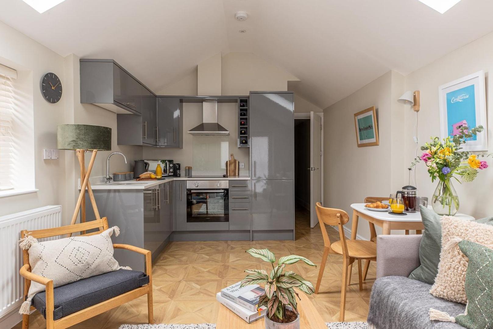 Apartment Cohost Partners | Close To Centre | One Br! *