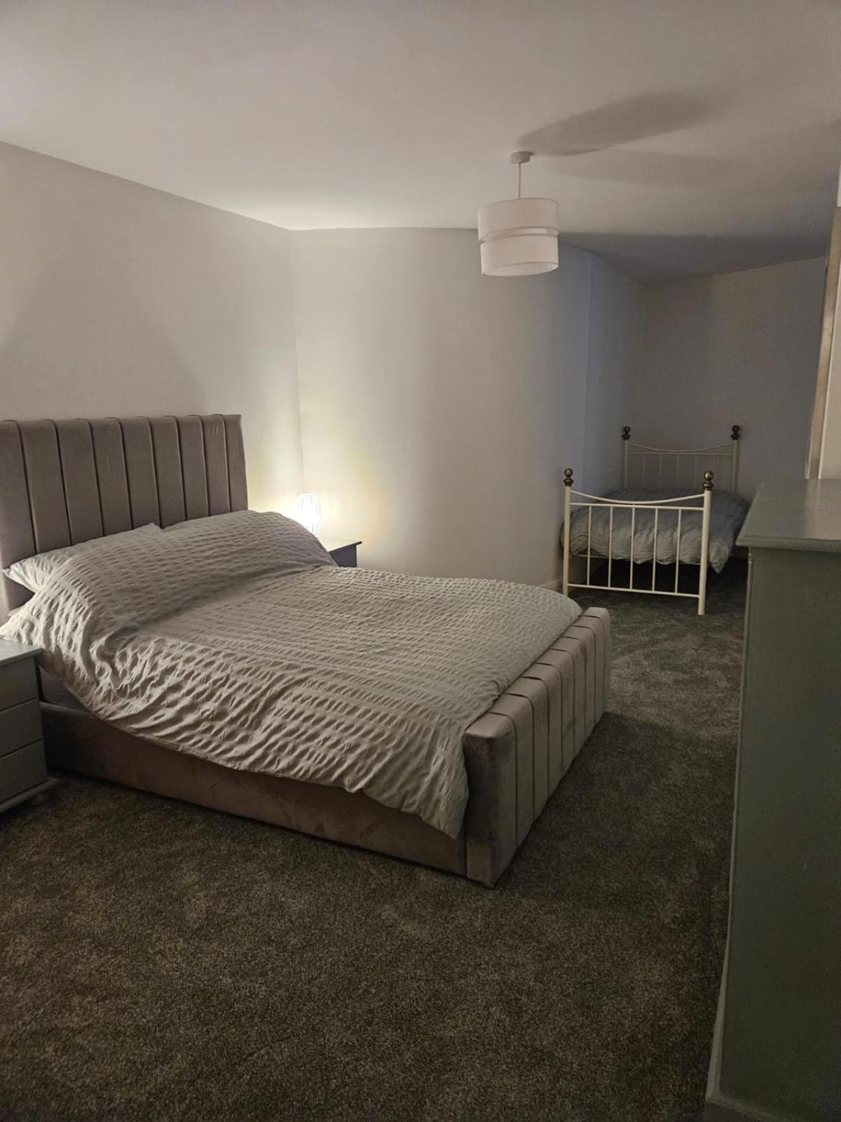 Luxury 2x Bedroom * Cardiff