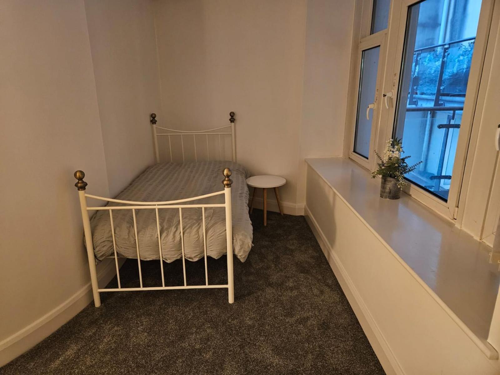 Luxury 2x Bedroom * Cardiff