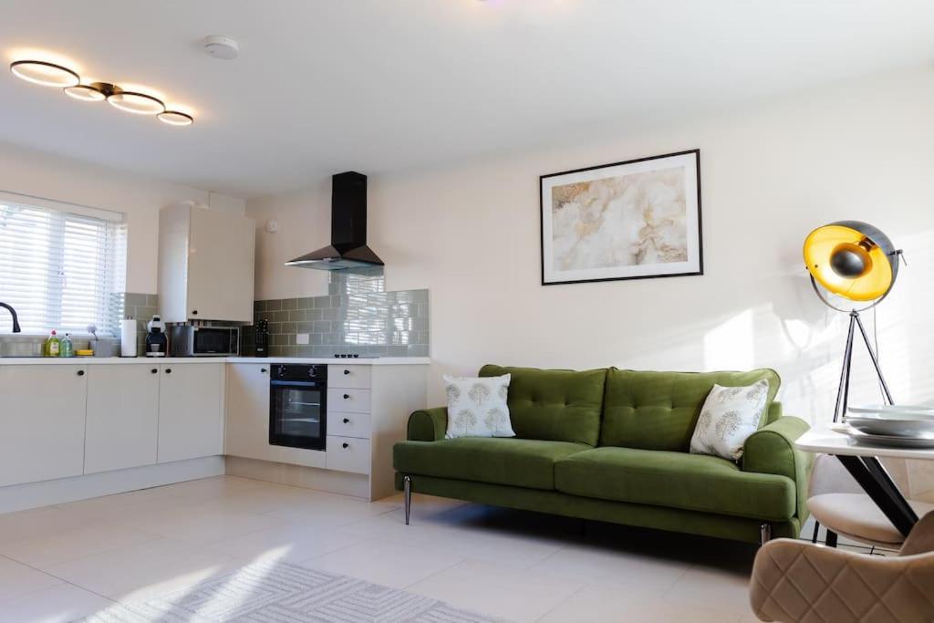 Stylish 1 Bed With Free Parking *