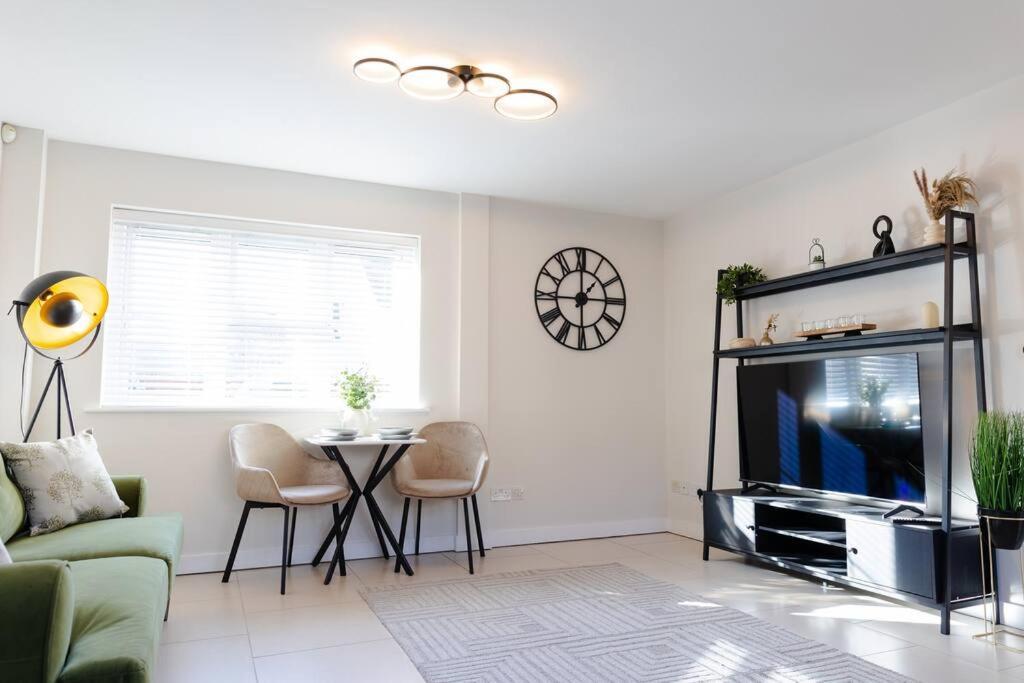 Stylish 1 Bed With Free Parking * Cardiff