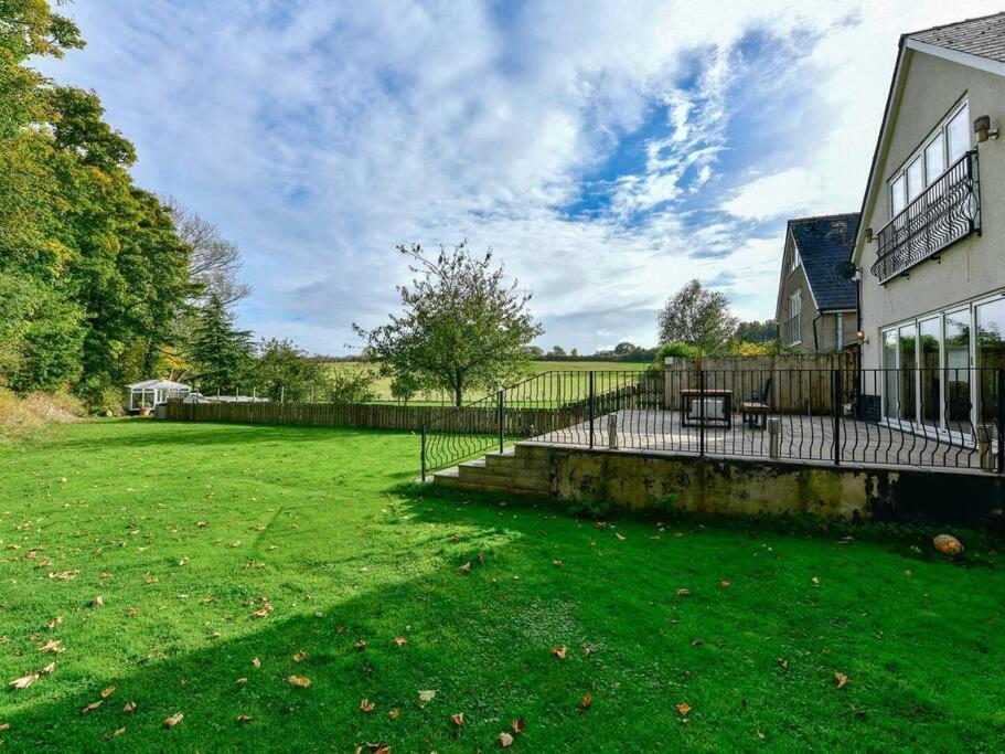 Entire 5 Bedroom House & Parking * Cardiff