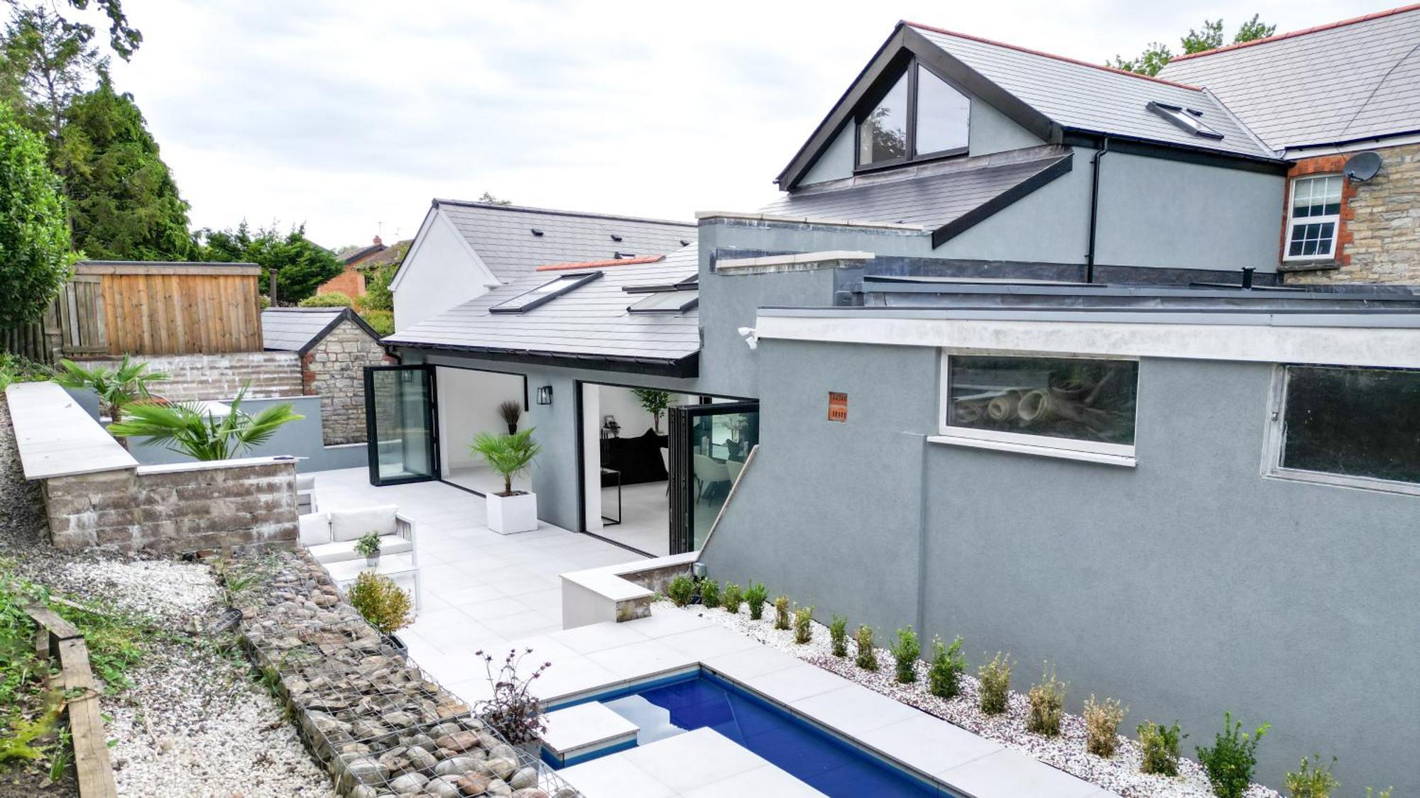 Feel Celebrity Style - 6 Parking Spaces - Pet Friendly - Very Private Villa Cardiff