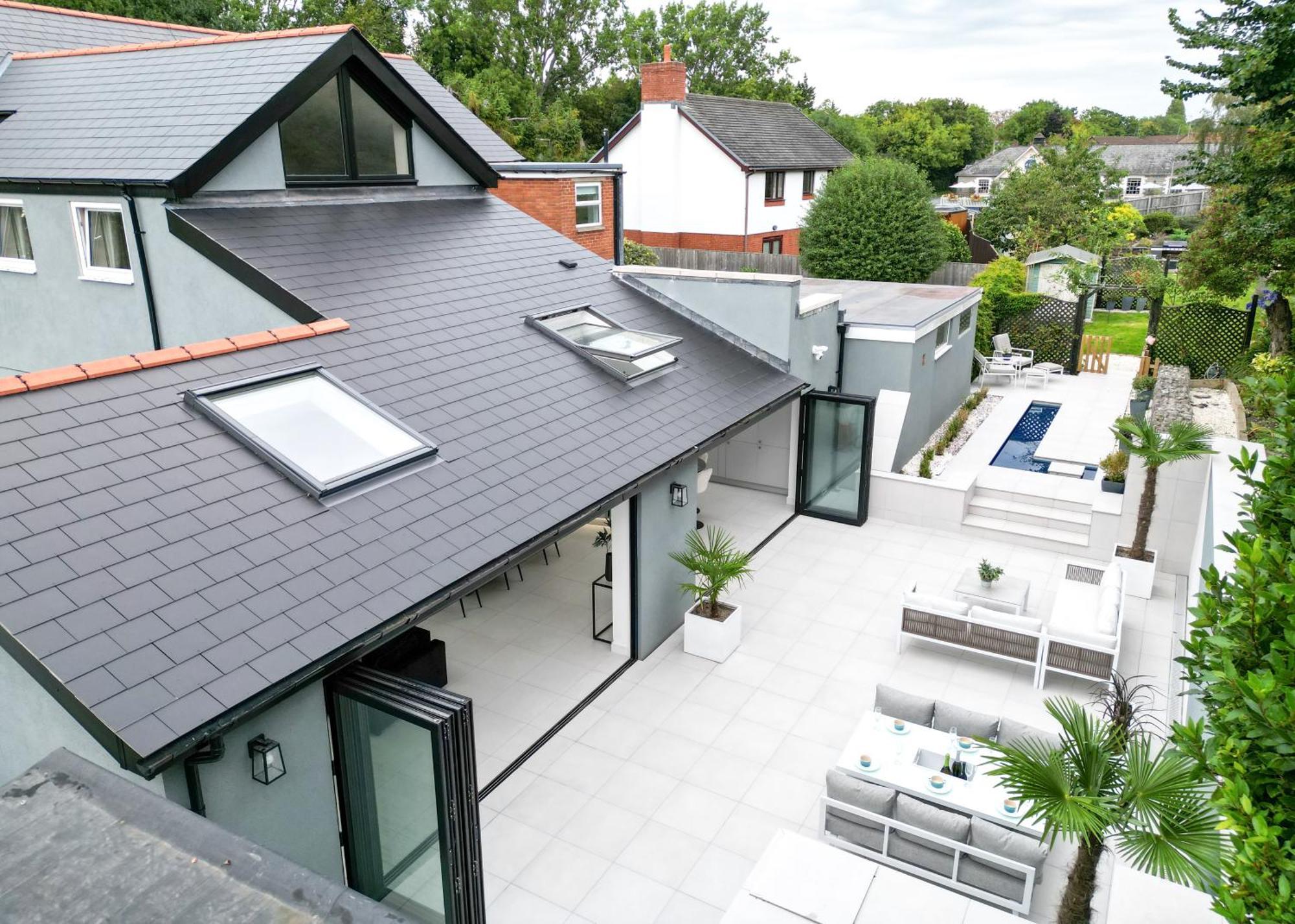Villa Feel Celebrity Style - 6 Parking Spaces - Pet Friendly - Very Private *