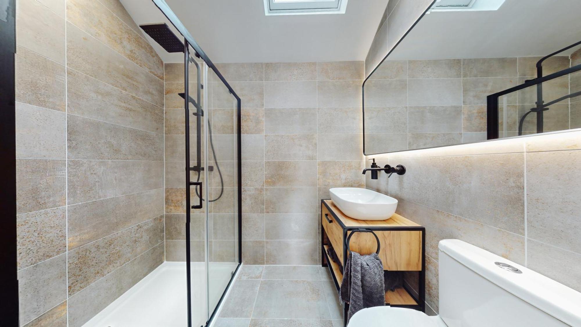 Feel Celebrity Style - 6 Parking Spaces - Pet Friendly - Very Private Villa Cardiff