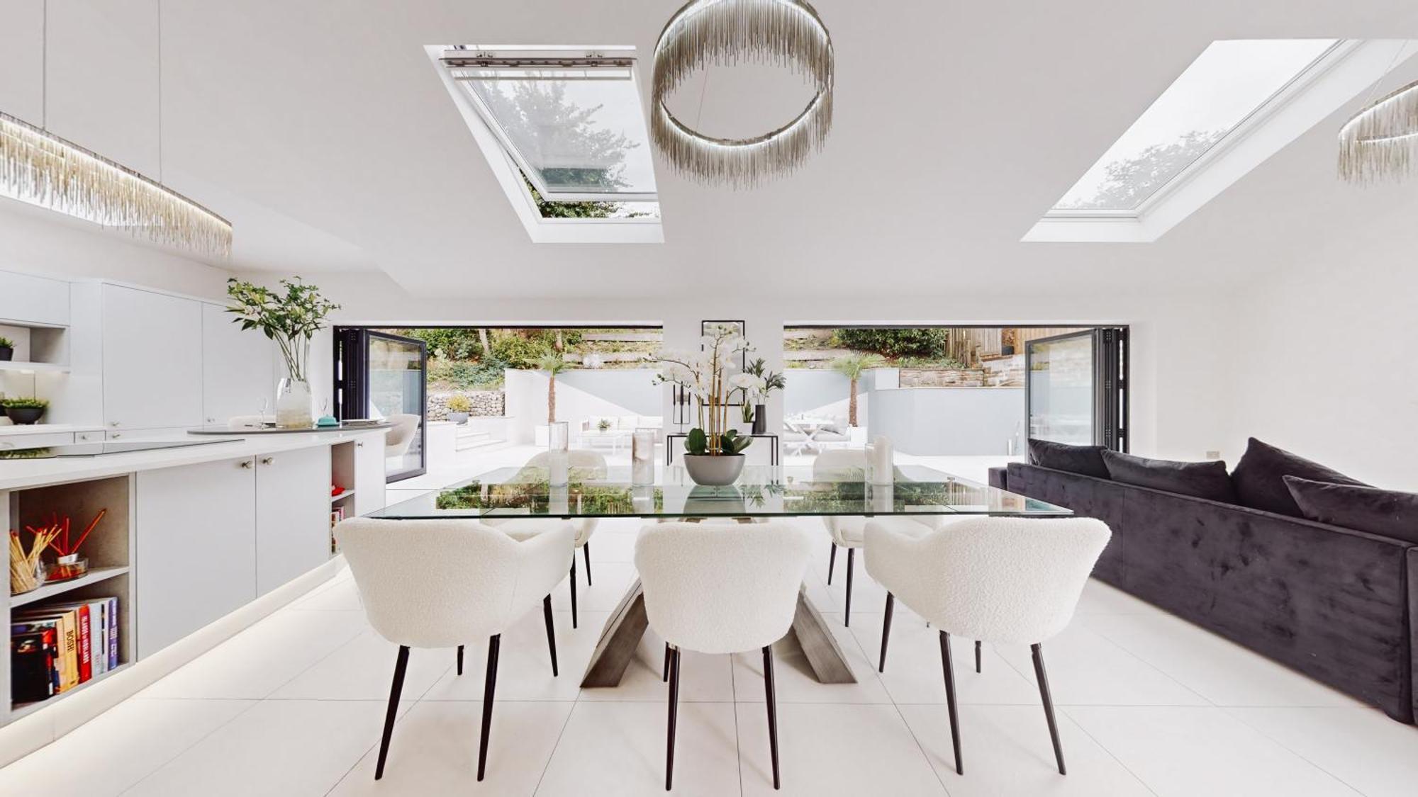 Villa Feel Celebrity Style - 6 Parking Spaces - Pet Friendly - Very Private Cardiff