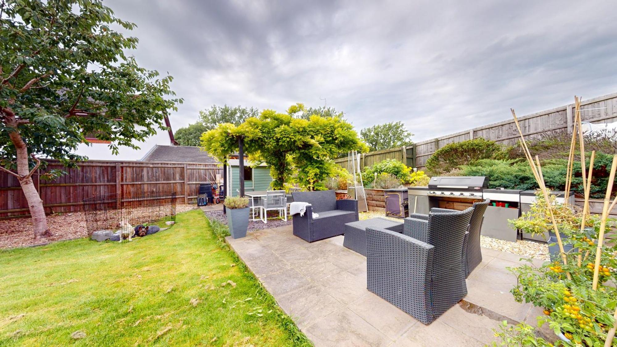 Feel Celebrity Style - 6 Parking Spaces - Pet Friendly - Very Private Villa