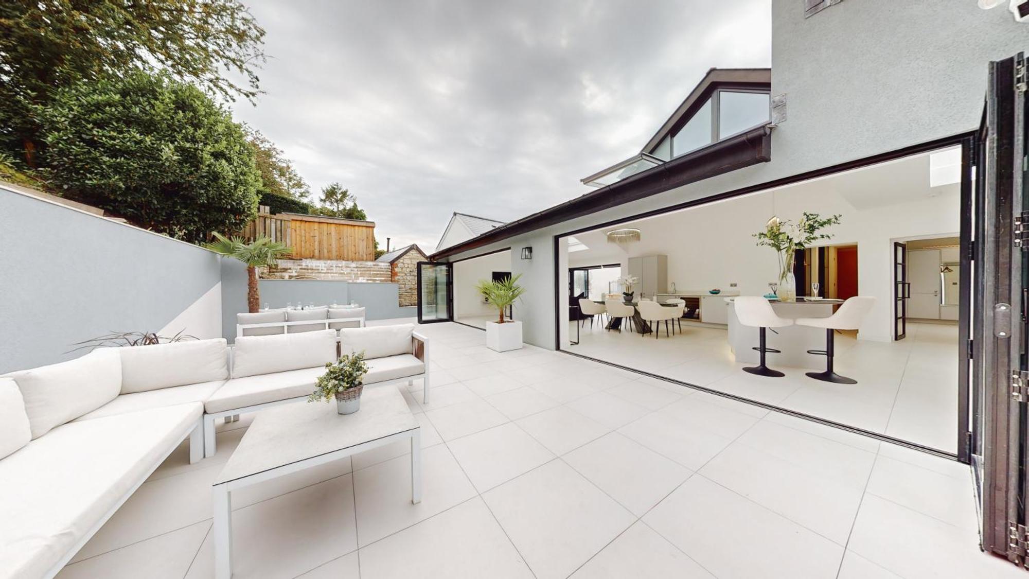 Feel Celebrity Style - 6 Parking Spaces - Pet Friendly - Very Private