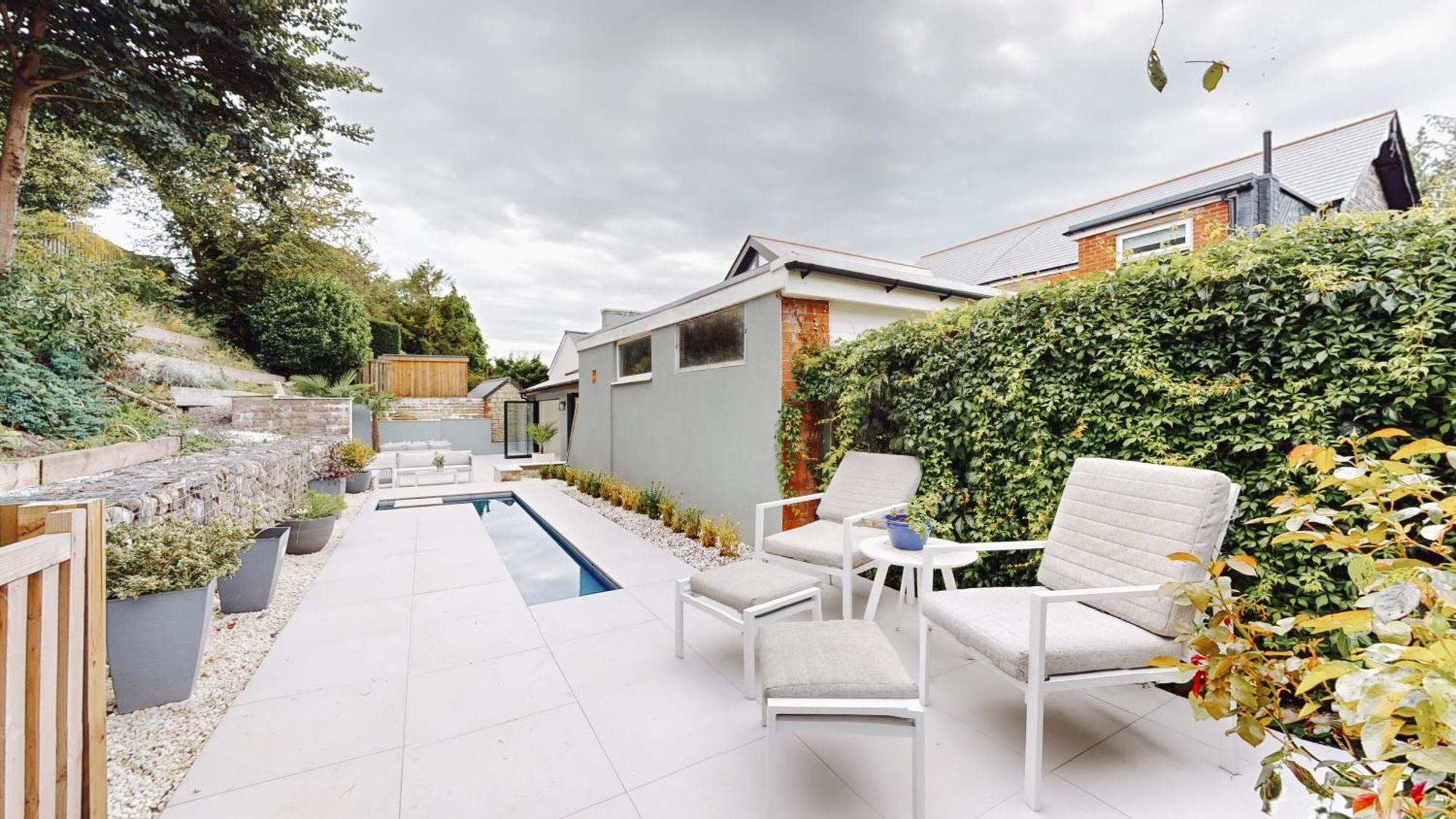 Villa Feel Celebrity Style - 6 Parking Spaces - Pet Friendly - Very Private Cardiff