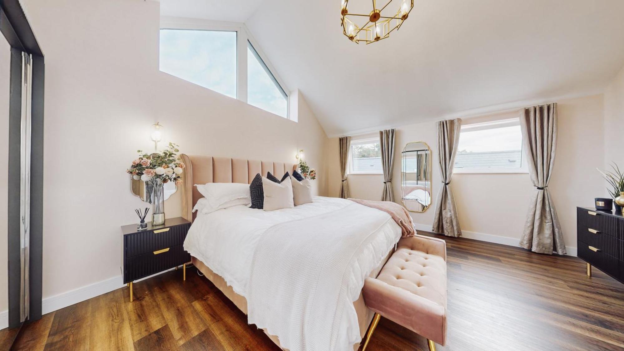 Feel Celebrity Style - 6 Parking Spaces - Pet Friendly - Very Private Villa *