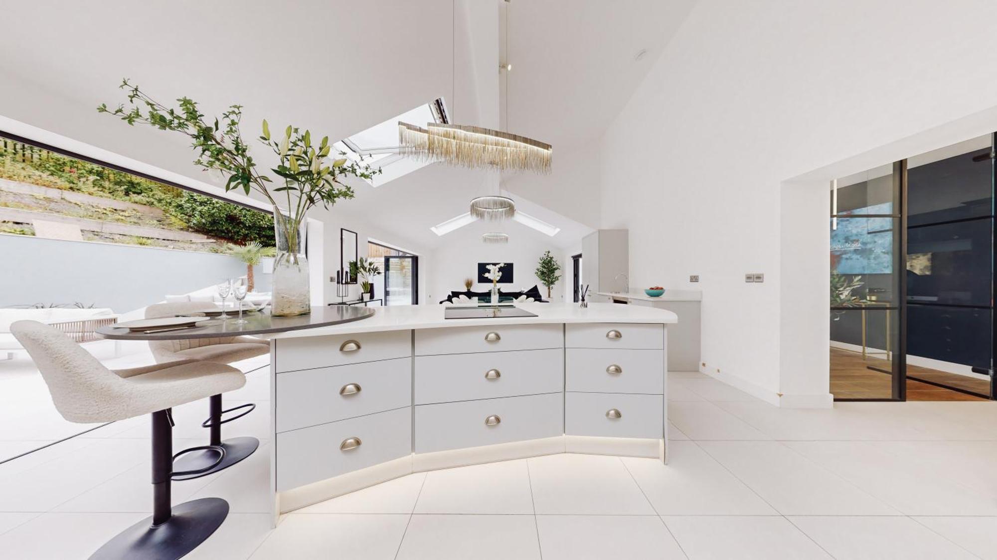 Feel Celebrity Style - 6 Parking Spaces - Pet Friendly - Very Private