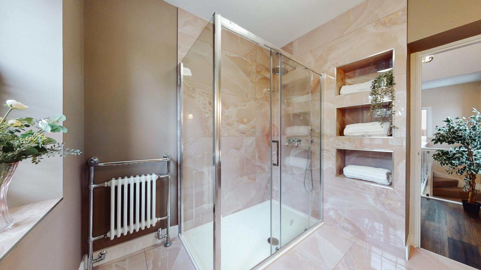 Villa Feel Celebrity Style - 6 Parking Spaces - Pet Friendly - Very Private