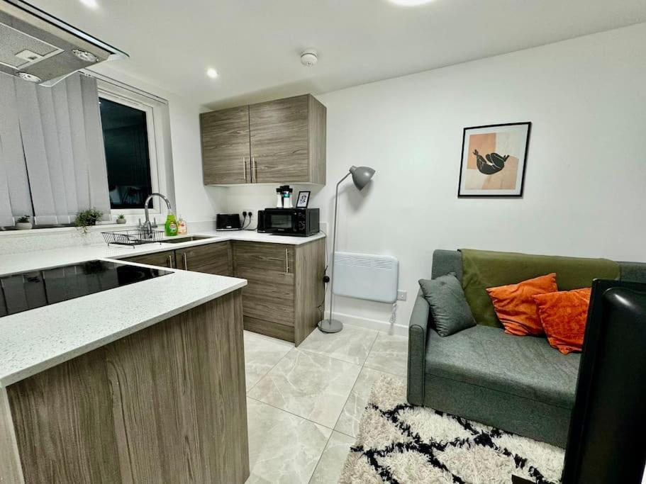 Stylish One Bedroom & A Sofa Bed Cardiff