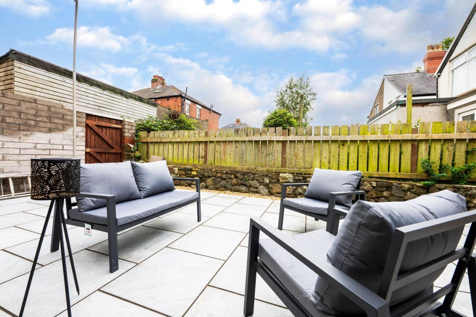 Smart Tv | Wifi | Free Parking Cardiff