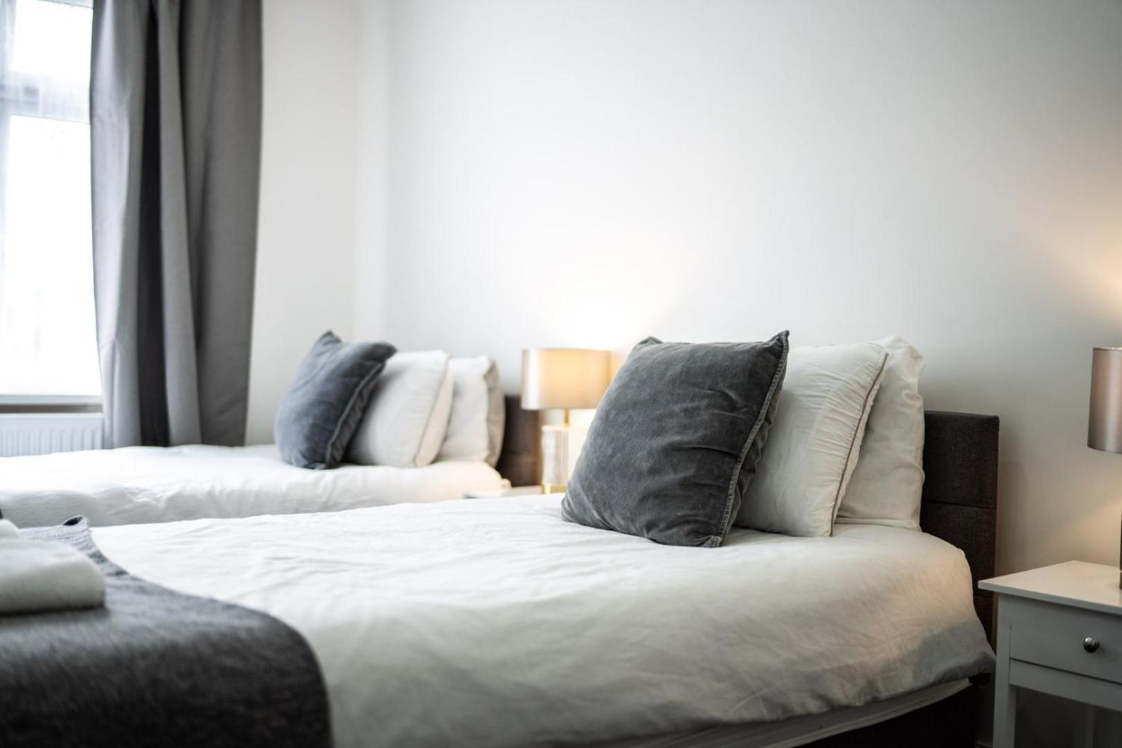 Smart Tv | Wifi | Free Parking Guest house Cardiff
