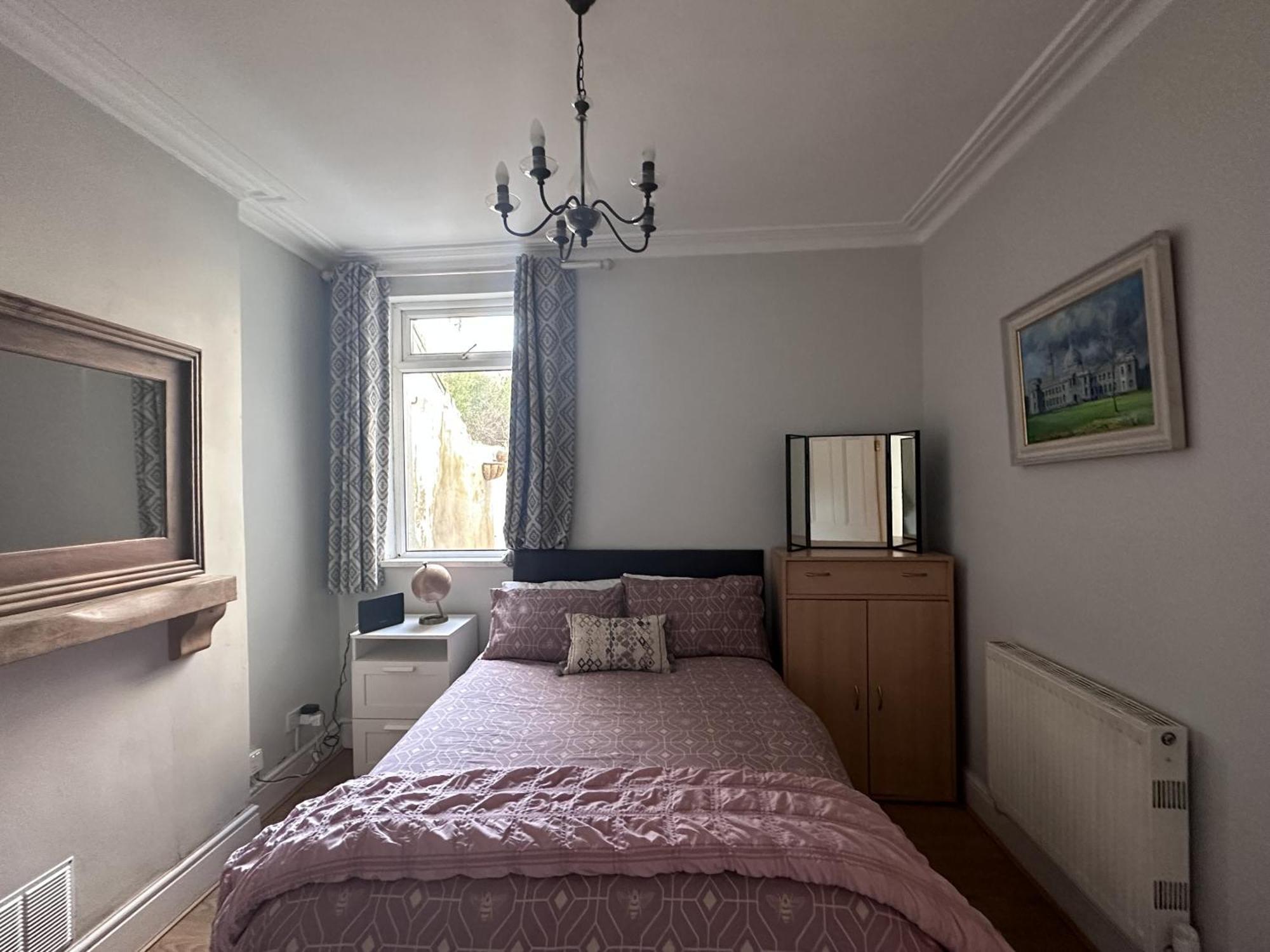 Holiday home Adanhouse-stockland Spacious 5 Bedroom House Sleeps 12 Private Garden *
