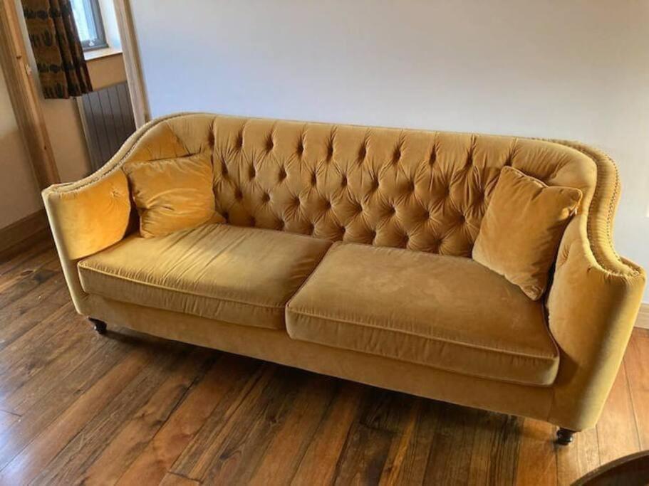 2 Bed With Views 4 Train Stops To Centre * Cardiff