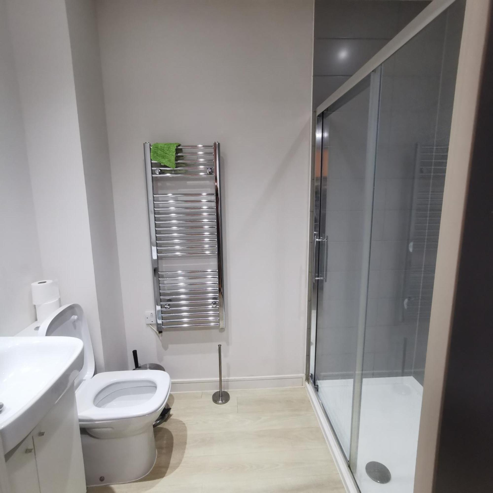Apartment 1 Bed In Bay -dixie Buildings Cardiff