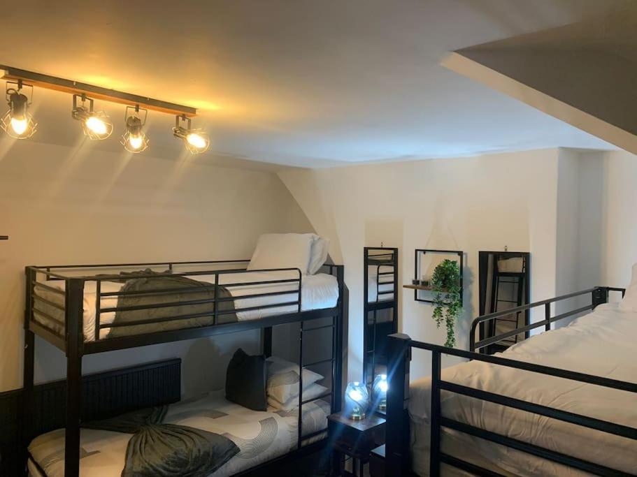 Apartment By Lushlets - Hen, Stag, Rugby, & Group Caters For 60 Guests Ask! *
