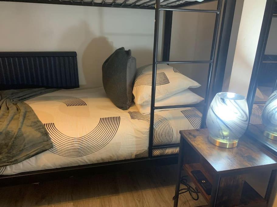 Apartment By Lushlets - Hen, Stag, Rugby, & Group Caters For 60 Guests Ask! Cardiff