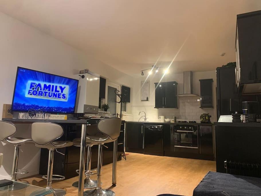 By Lushlets - Hen, Stag, Rugby, & Group Caters For 60 Guests Ask! Apartment Cardiff