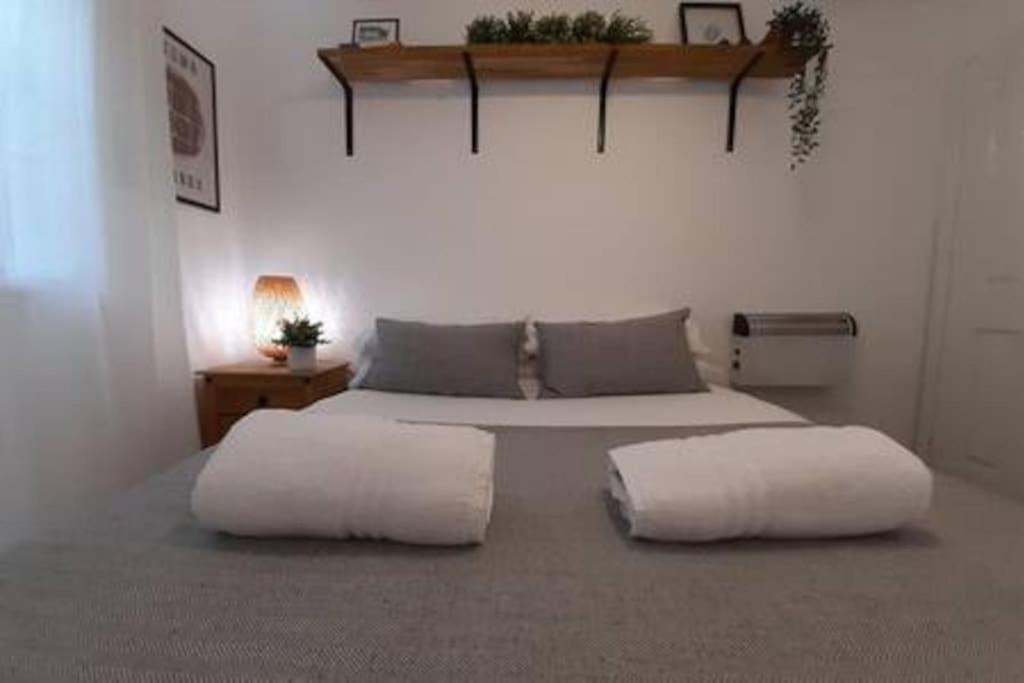 Cosy - Stylish - Close To Centre Apartment *