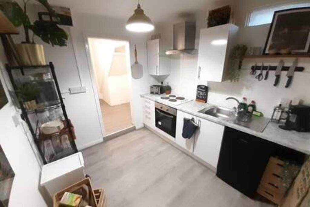Cosy - Stylish - Close To Centre Cardiff