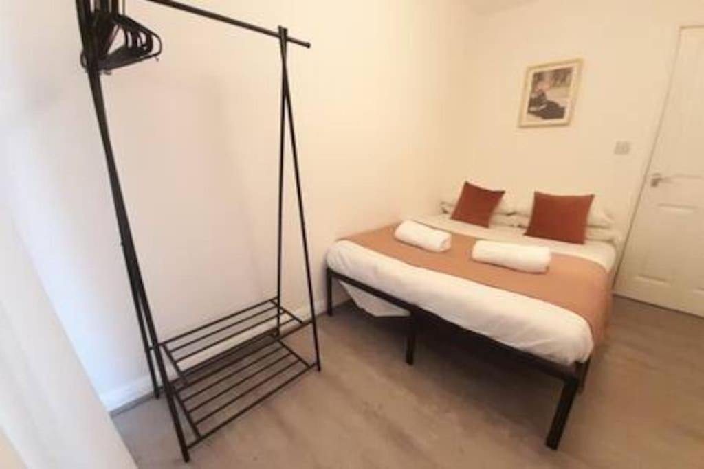 Cosy - Stylish - Close To Centre Apartment *