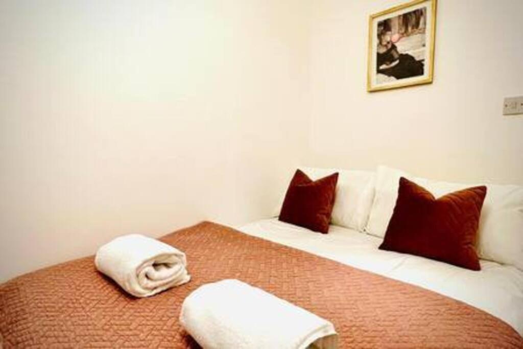 Cosy - Stylish - Close To Centre Apartment